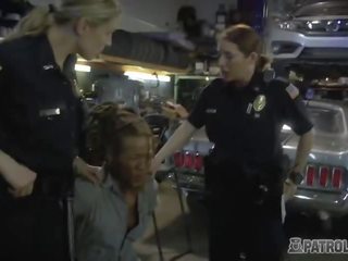 Mechanic shop owner gets his tool polished by oversexed female cops